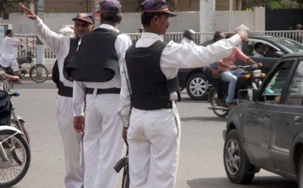 ایڈیشنل آئی جی کا کراچی میں جمعہ سے غیر قانونی نمبر پلیٹس کیخلاف کریک ڈاؤن کا اعلان