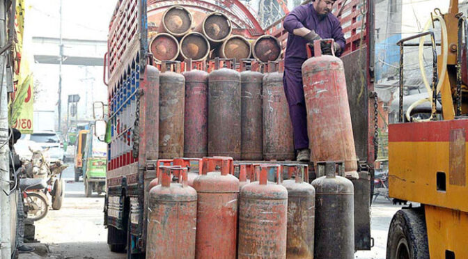 ایل پی جی کا گھریلو سلنڈر 75 روپے 21 پیسے مہنگا ہوگیا