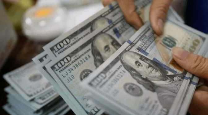 امریکی مالیاتی تسلط کیخلاف عالمی دباؤ، بھارت، چین اور برکس نے ڈالر سے منہ موڑلیا