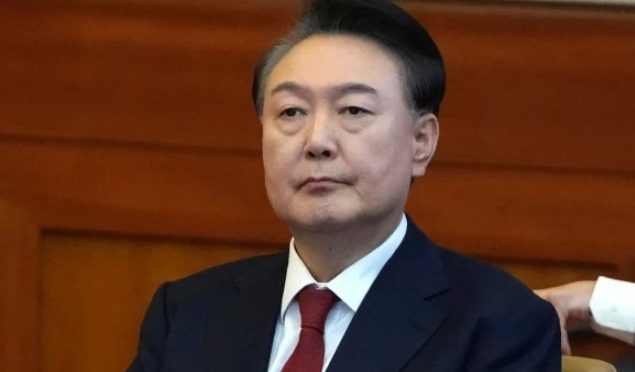 جنوبی کوریا، مارشل لا لگانے پر سابق صدر کو سزائے موت دینے کا مطالبہ سامنے آ گیا