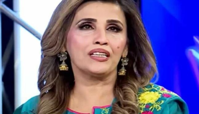 پاکستانی میوزک انڈسٹری میں لیجنڈز گلوکاروں کو مسلسل نظر انداز کیا جارہا ہے، حمیرہ چنا