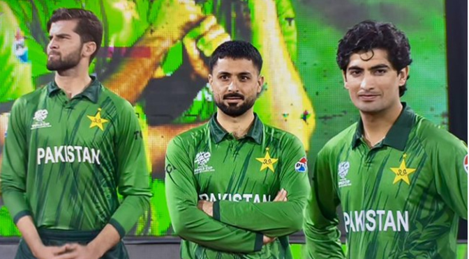 آئی سی سی ٹی ٹوئنٹی ورلڈ کپ کیلئے پاکستانی ٹیم کی جرسی کی رونمائی کر دی گئی