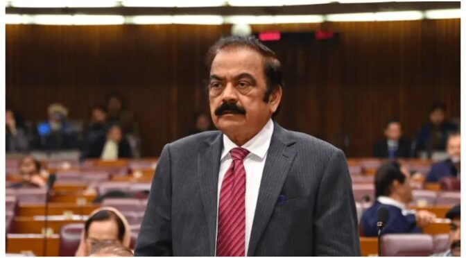 4 ماہ کی غفلت والی کوئی بات نہیں، عمران خان کی صحت پر سیاست نہ کی جائے: رانا ثنااللہ