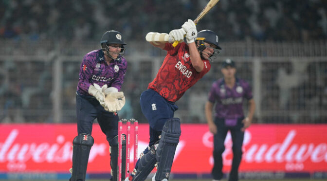 انگلینڈ نے اسکاٹ لینڈ کو با آسانی 5 وکٹوں سے مات دے دی