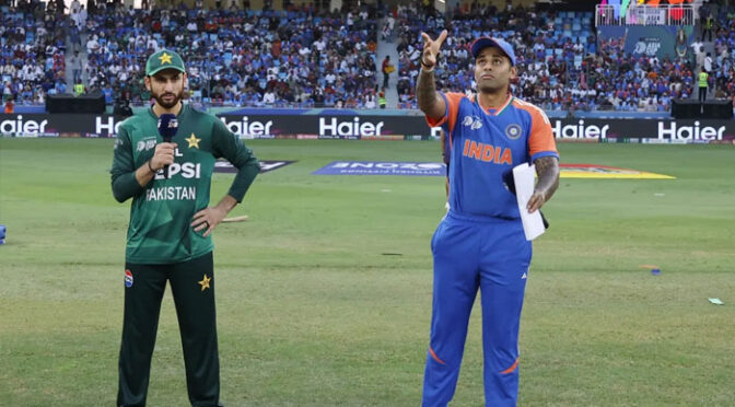 پاکستان کاٹاس جیت کر انڈیاکے خلاف فیلڈنگ کافیصلہ