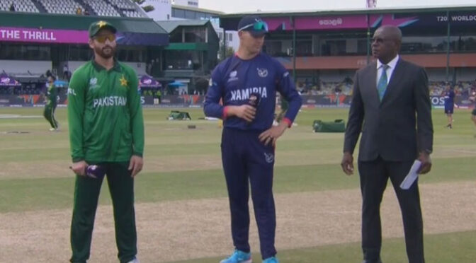 ٹی 20 ورلڈکپ: پاکستان کا نمیبیا کیخلاف بیٹنگ کا فیصلہ، ٹیم میں 2 تبدیلیاں