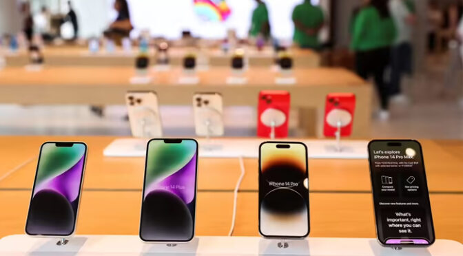 ایپل کا پاکستان میں آئی فون بنانے کا منصوبہ، وزارت صنعت نے موبائل و الیکٹرانکس مینوفیکچرنگ پالیسی تیارکرلی