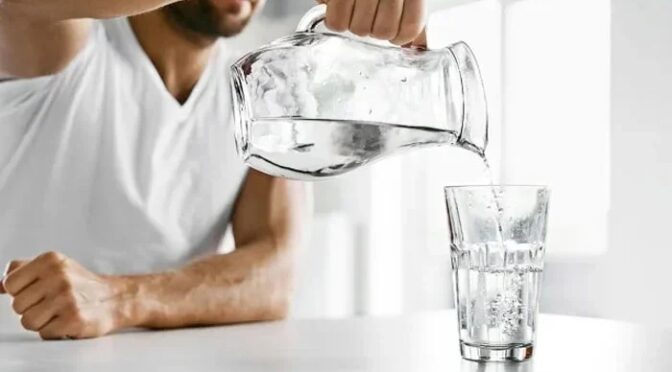 جسم میں پانی کی کمی کا عندیہ دینے والی نشانیاں