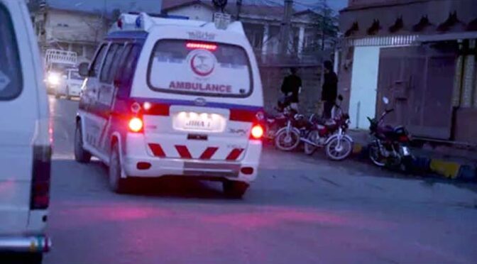 خیبر: فائرنگ سے پولیس اہلکار 7 سالہ بیٹے سمیت جاں بحق، بنوں سے 2 پولیس اہلکاروں کی لاشیں برآمد