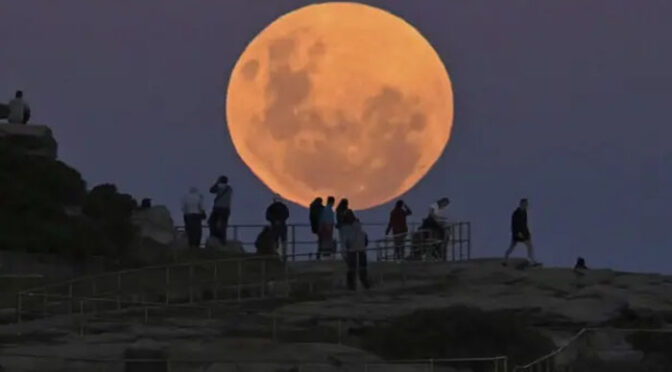 پاکستان سمیت دنیا کے مختلف ممالک میں 3 مارچ کو چاند گرہن کا  نظارہ کیا جاسکے گا۔