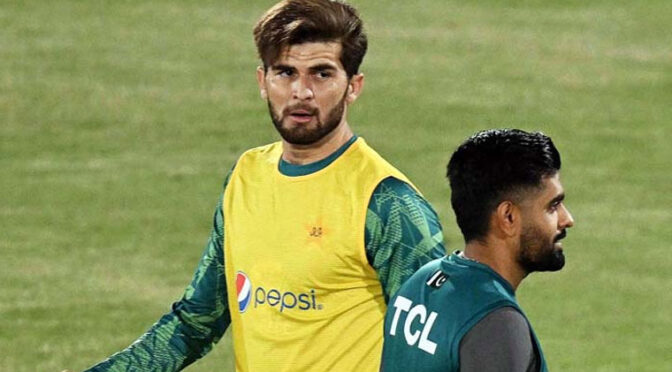 بھارت سے شکست، آئندہ میچ میں بابر اور شاہین کو بٹھانے پر غور