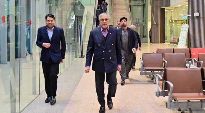 نائب وزیراعظم اسحاق ڈار او آئی سی اجلاس میں شرکت کیلئے سعودی عرب روانہ