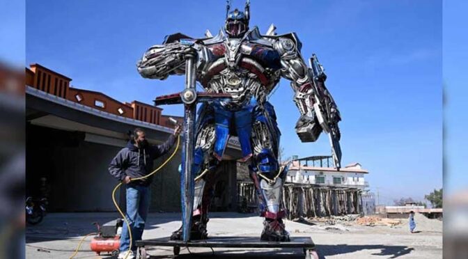 پاکستانی فنکار نے کباڑ کو خوبصورت مجسموں میں تبدیل کر دیا