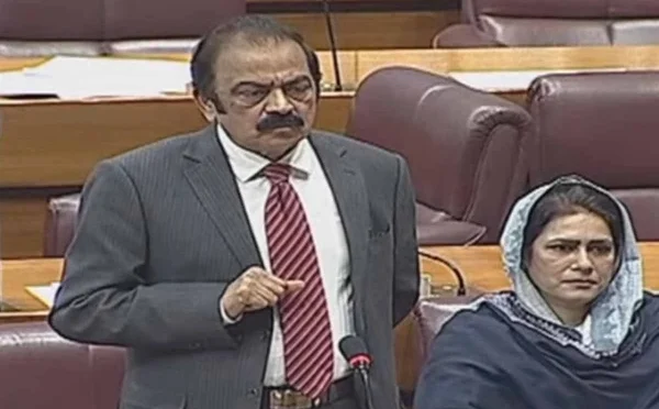 دہشتگردوں کو ٹھیک ہونے کا موقع دیا ہے، باز نہ آئے تو ختم کردیا جائے گا، رانا ثنا اللہ