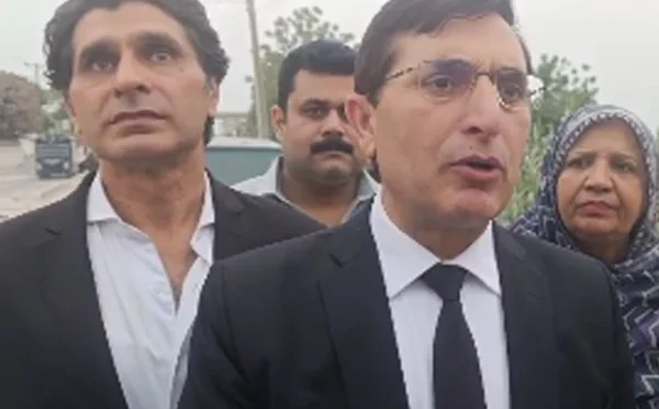 گزشتہ سال 17 مرتبہ اسلام آباد ہائی کورٹ اور 14 مرتبہ سپریم کورٹ جا چکے ہیں، بیرسٹر گوہر