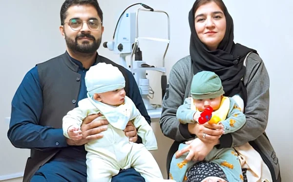 پاکستانی ڈاکٹرز کا کارنامہ؛ قبل از وقت پیدا ہونیوالے جڑواں بچوں کی بینائی بحال