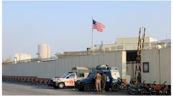 میرینز نےکراچی قونصلیٹ پردھاوا بولنے والے مظاہرین پر فائرنگ کی، امریکی حکام