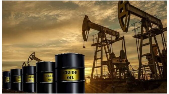 ایران پر حملوں کے بعد خام تیل کی قیمت بڑھتے ہوئے 84 ڈالر فی بیرل تک پہنچ گئی