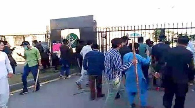 جی ایچ کیو حملہ کیس: عمر ایوب، مراد سعید اور ذلفی بخاری سمیت 47 ملزمان کو 10، 10 برس قید کی سزا