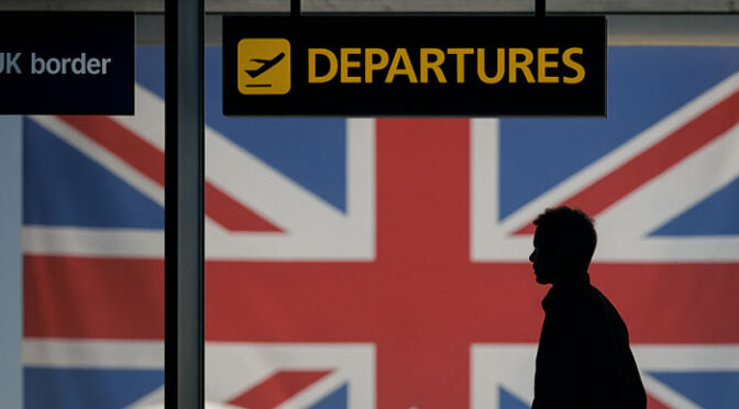 برطانیہ میں غیرملکی مجرموں کیخلاف کریک ڈاؤن، داخلہ بند ، ویزے منسوخ ہونگے