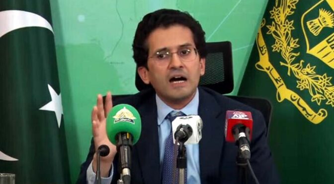  فی الحال کچھ نہیں کہا جا سکتا کہ پیٹرول مہنگا ہوگا یا نہیں:وزیر خزانہ محمد اورنگزیب