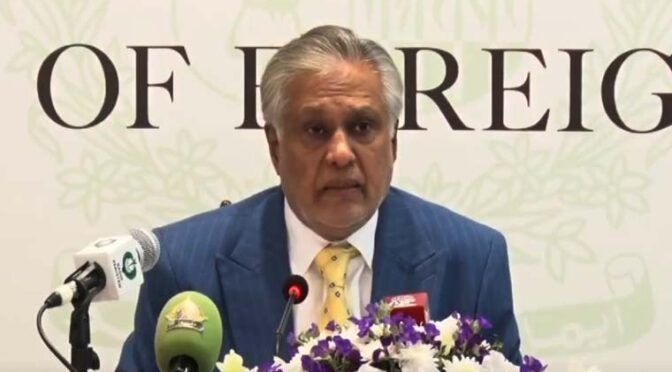 خلیجی ملکوں پر ایرانی حملے افسوسناک، پاکستان مذاکرات کا حامی ہے: اسحاق ڈار