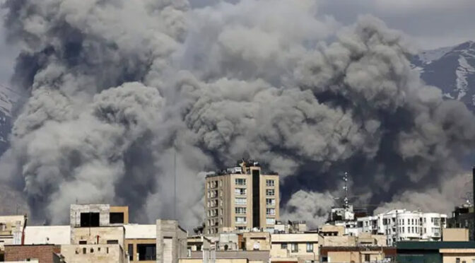 ایرانی تیل کی تنصیبات پر حملے، آلودہ ہوا پاکستان پہنچنے کااندیشہ