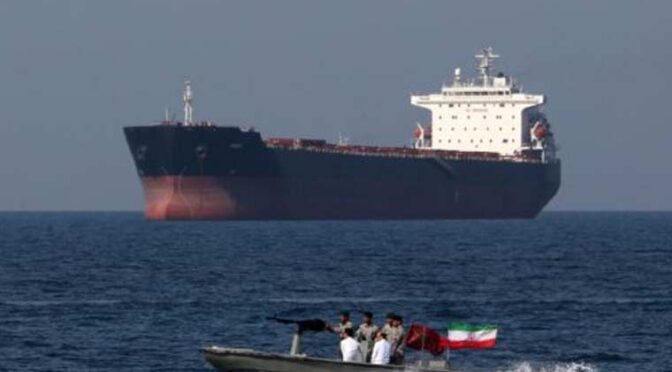 امریکا کا آبنائے ہرمز میں جہازوں کی حفاظت کرنے سے انکار