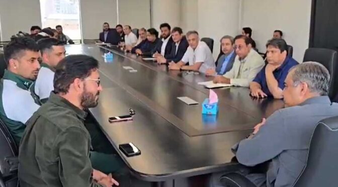 چیئرمین پاکستان کرکٹ بورڈ محسن نقوی نے بے روزگار ہاکی کھلاڑیوں کو ملازمتیں دینے کا اعلان کردیا