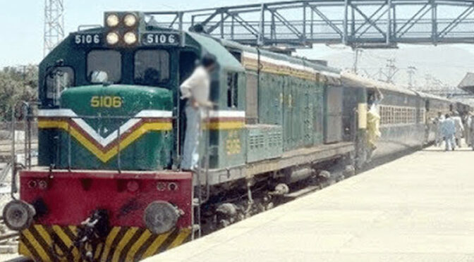 کراچی، کوئٹہ کے درمیان چلنے والی بولان میل اچانک معطل
