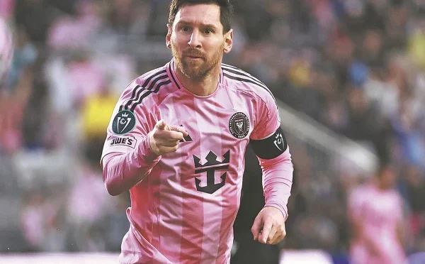 لیونل میسی نے کرسٹیانو رونالڈو سے بڑا اعزاز چھین لیا