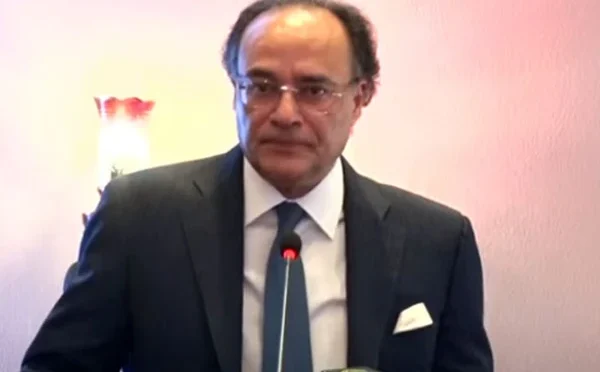 پیٹرولیم مصنوعات کی کوئی قلت نہیں 28 دنوں کا بیک اپ موجود ہے، وزیر خزانہ