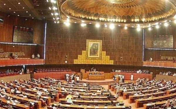 قومی اسمبلی سیکرٹریٹ میں کفایت شعاری اقدامات نافذ،70فیصدگاڑیاں بند