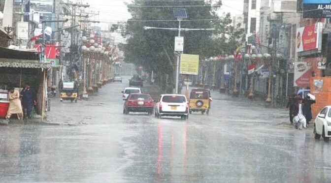 بلوچستان میں شدید بارشیں، ژوب ڈیرہ قومی شاہراہ سیلاب میں بہہ گئی