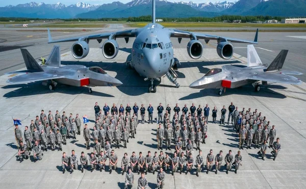 ایران جنگ؛ برطانیہ اپنے فوجی اڈّے امریکا کو دینے پر رضامند ہوگیا