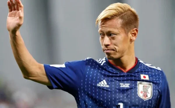 فیفا ورلڈ کپ میں ایران کی حمایت پر جاپانی فٹبالر کا امریکی اشتہاری معاہدہ منسوخ