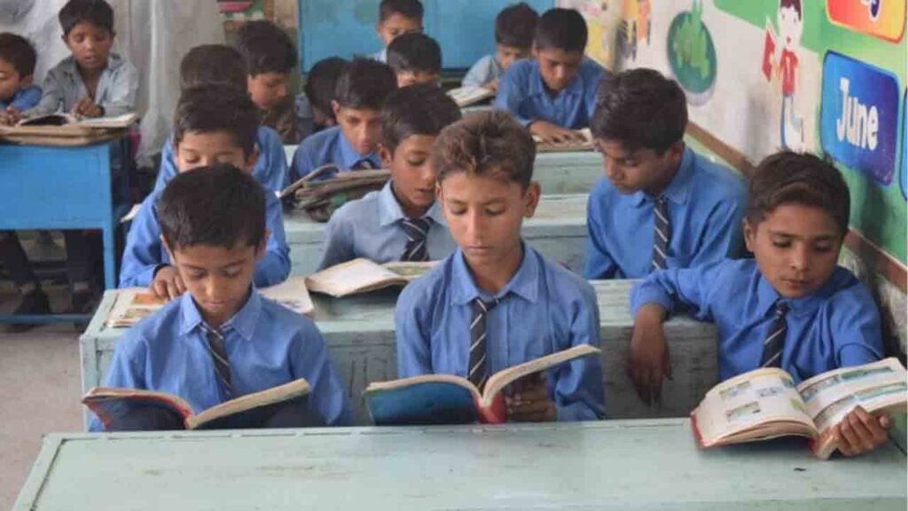 تعلیم نئے تعلیمی سال کا آغاز، موسم گرما کی چھٹیاں 2 ماہ ہونے کا امکان