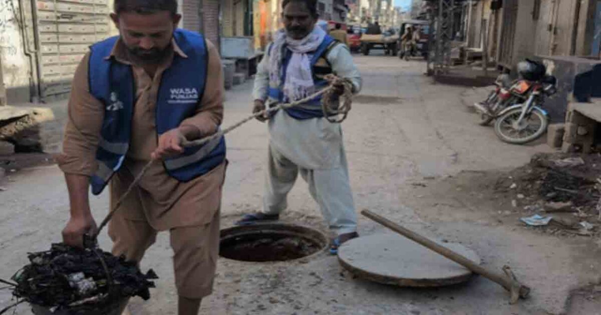 پنجاب میں ڈرینز اور نالوں کی صفائی کیلئے جامع پلان تشکیل