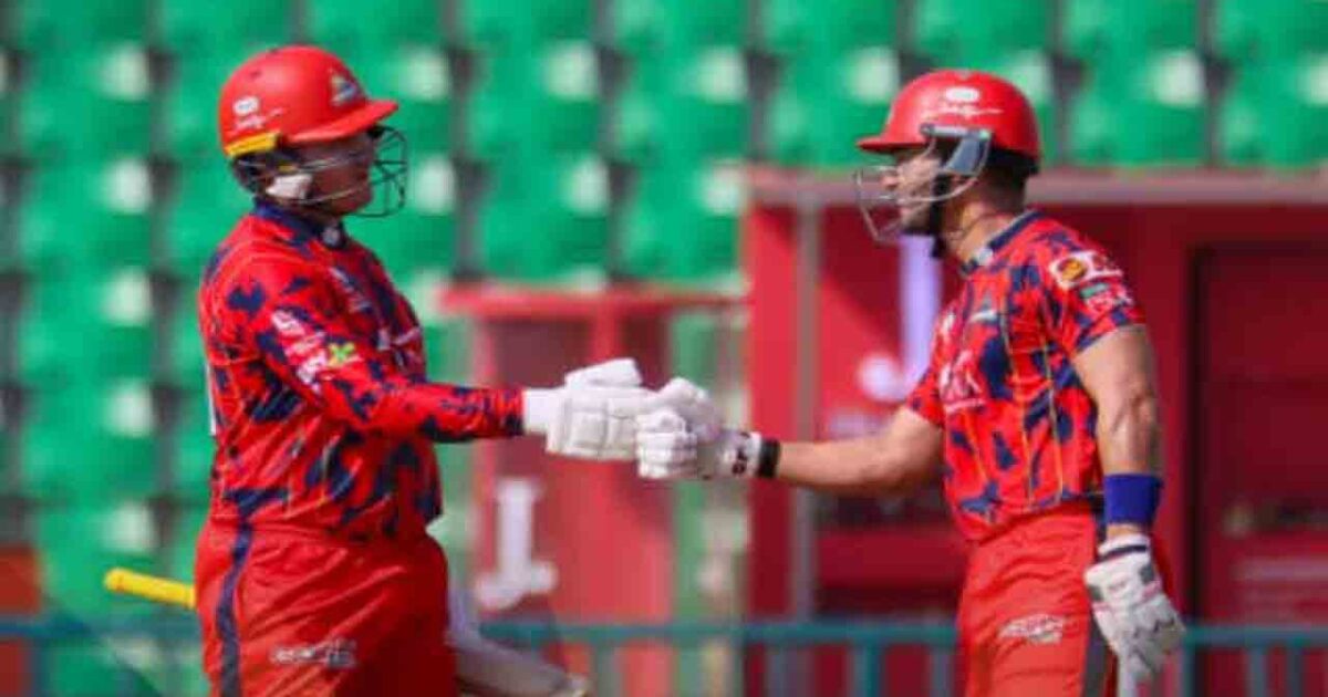 کراچی کنگز کی کوئٹہ گلیڈی ایٹرز کو 9 وکٹوں سے شکست