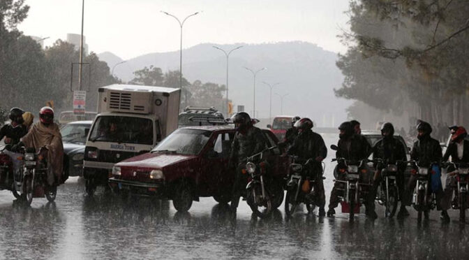 پنجاب، خیبرپختونخوا اور آزاد کشمیر کے مختلف علاقوں میں بارش، بعض مقامات پر ژالہ باری
