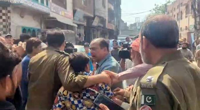 لاہور میں تیز دھار آلے سے 3 بچوں کو قتل کردیاگیا