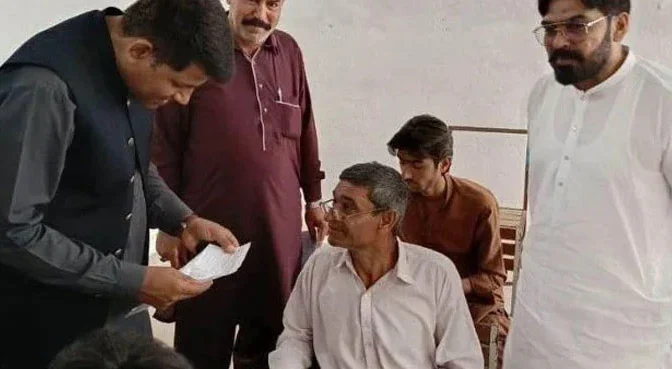 55 سالہ شخص بھی نویں کا امتحان دینے والوں میں شامل
