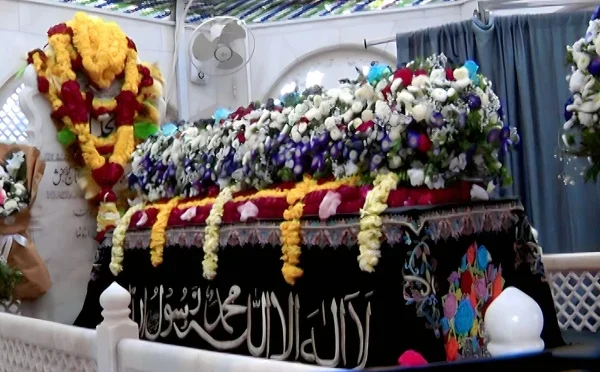 پنجاب میں مزارات پر آن لائن عطیات اور لنگر کی تقسیم کیلئے ایپ متعارف کرانے کا فیصلہ