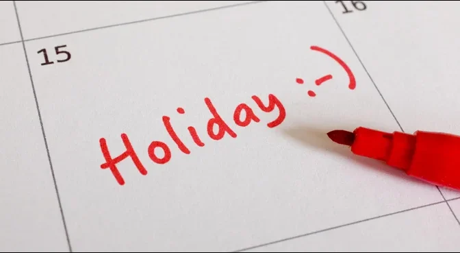 پاکستانیوں کے لیے اگلے ماہ ایک ساتھ 3 روزہ تعطیلات کا امکان