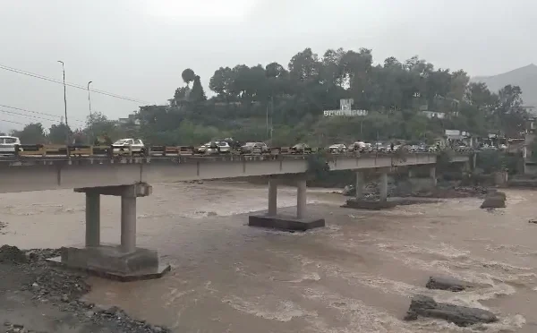 خیبر پختونخوا میں موسلا دھار بارشیں، نشیبی علاقے زیرِ آب، بجلی کا نظام شدید متاثر