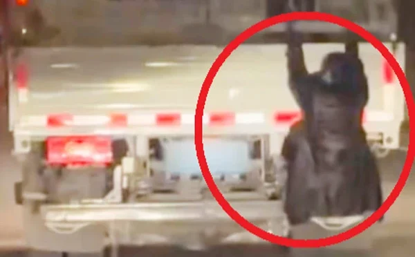 چین: شوہر کو رنگے ہاتھوں پکڑنے کیلئے بیوی ٹرک پر لٹک گئی