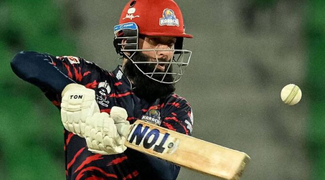 پاکستان سپر لیگ کی تیز ترین ففٹی بنتے بنتے رہ گئی، کراچی کنگز کے معین علی 44 پر آؤٹ