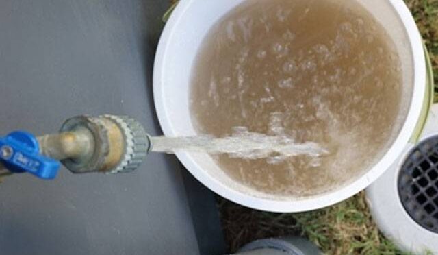 لاہور :گٹر کا پانی گھروں تک پہنچ گیا، مکین سراپا احتجاج