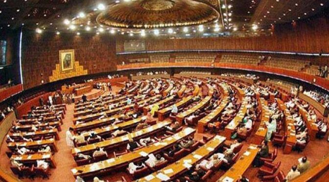 ملک میں ایچ آئی وی کے بڑھتے کیسز کا معاملہ پارلیمنٹ پہنچ گیا