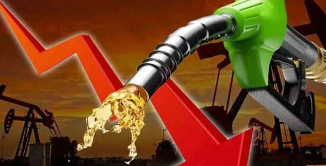 ڈیزل کی قیمت میں تاریخی کمی کا امکان، پٹرول کتنا سستا ہوگا؟